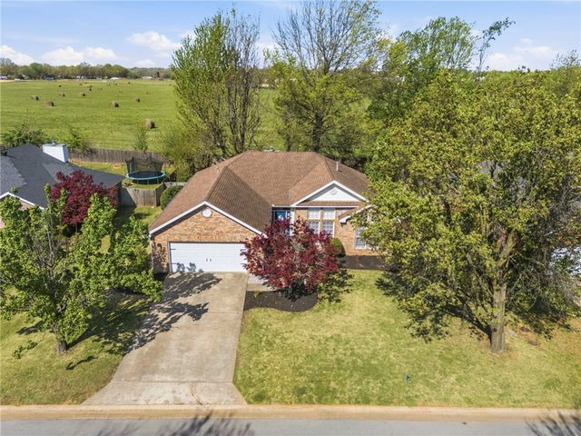 316 Center Drive, Lowell, AR 72745