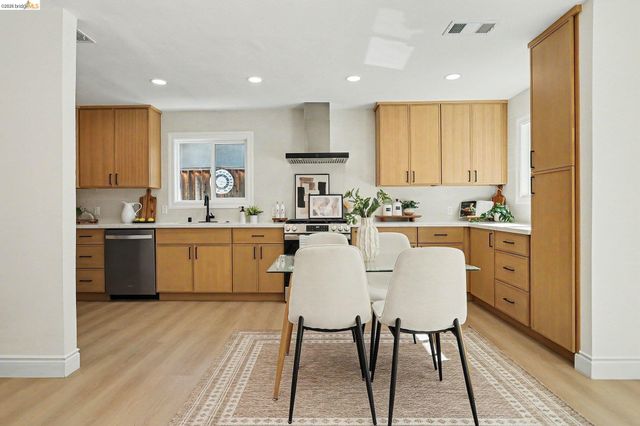 1036 Smith Ave, Campbell, CA 95008