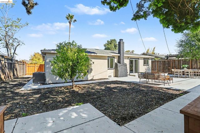 1036 Smith Ave, Campbell, CA 95008