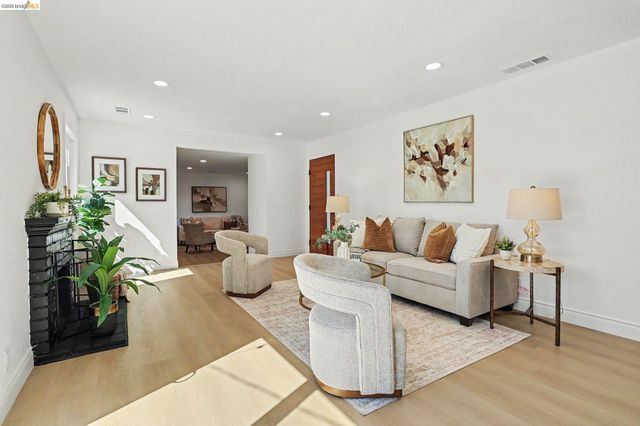 1036 Smith Ave, Campbell, CA 95008
