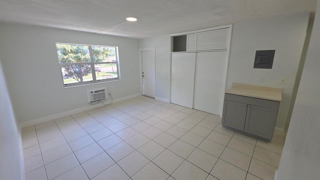 7311 VENETIAN Street 6, Miramar, FL 33023