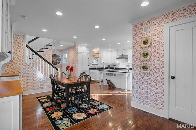 9928 Litzsinger Road, Ladue, MO 63124