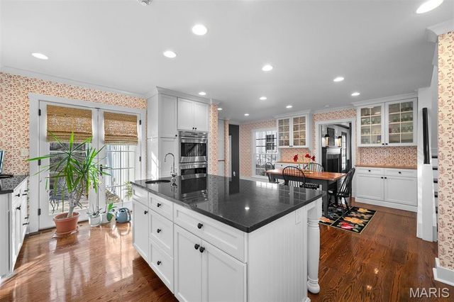 9928 Litzsinger Road, Ladue, MO 63124