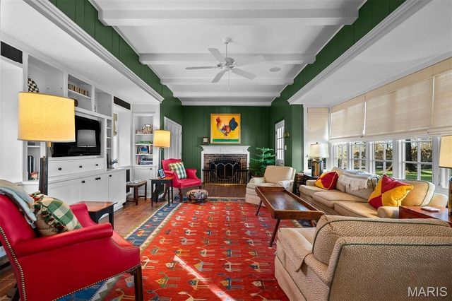 9928 Litzsinger Road, Ladue, MO 63124