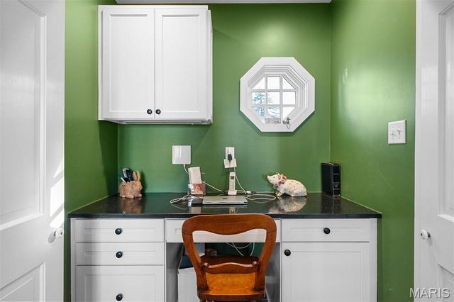 9928 Litzsinger Road, Ladue, MO 63124