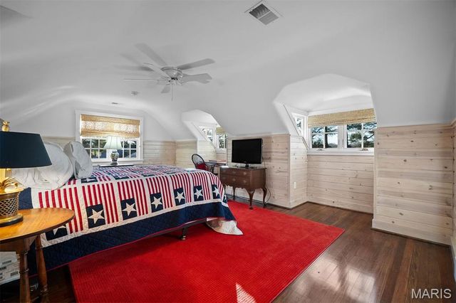 9928 Litzsinger Road, Ladue, MO 63124