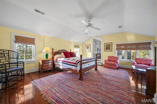 9928 Litzsinger Road, Ladue, MO 63124