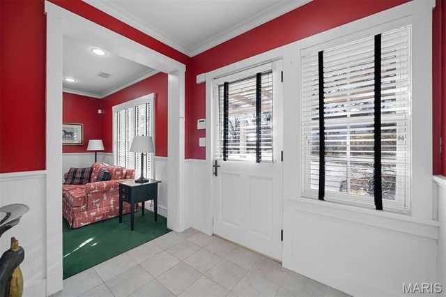 9928 Litzsinger Road, Ladue, MO 63124