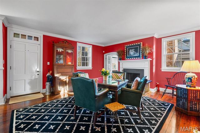 9928 Litzsinger Road, Ladue, MO 63124