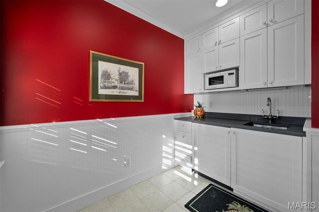 9928 Litzsinger Road, Ladue, MO 63124