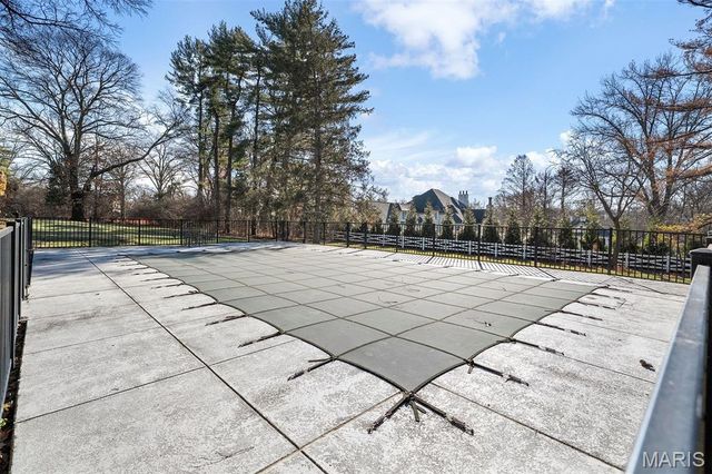 9928 Litzsinger Road, Ladue, MO 63124