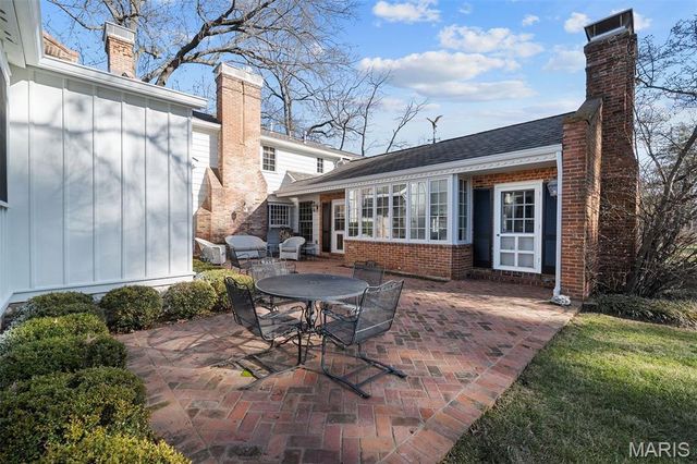 9928 Litzsinger Road, Ladue, MO 63124