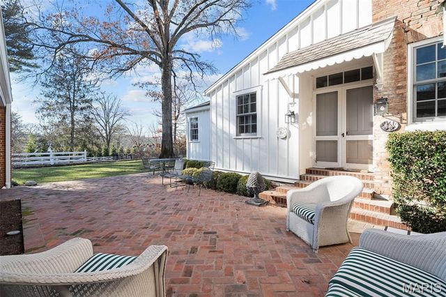 9928 Litzsinger Road, Ladue, MO 63124