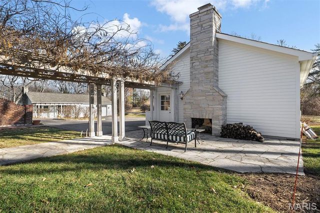 9928 Litzsinger Road, Ladue, MO 63124