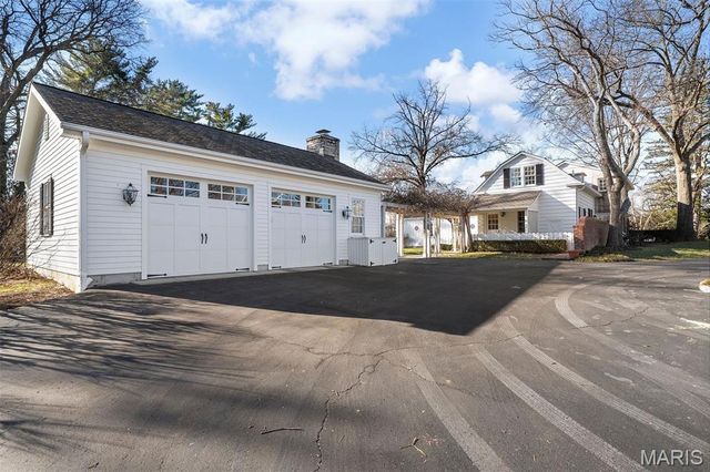 9928 Litzsinger Road, Ladue, MO 63124