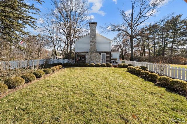 9928 Litzsinger Road, Ladue, MO 63124