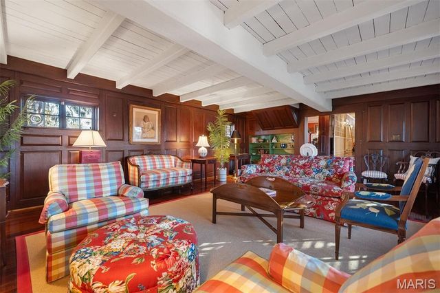 9928 Litzsinger Road, Ladue, MO 63124