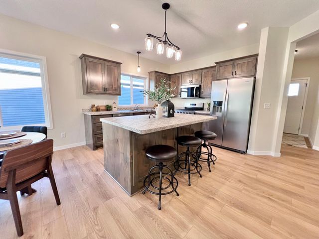 25840 Emerson Court, Wyoming, MN 55092