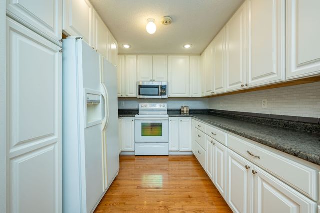 6700 NW 52nd Court, Johnston, IA 50131