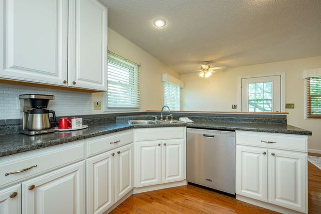 6700 NW 52nd Court, Johnston, IA 50131