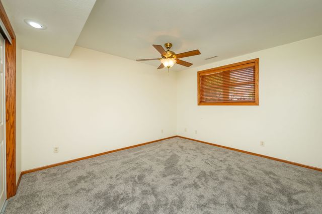 6700 NW 52nd Court, Johnston, IA 50131