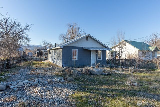 722 Jackson Street, Omak, WA 98841