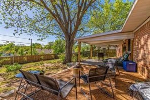 204 Ross Avenue, Denison, TX 75020
