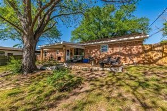 204 Ross Avenue, Denison, TX 75020