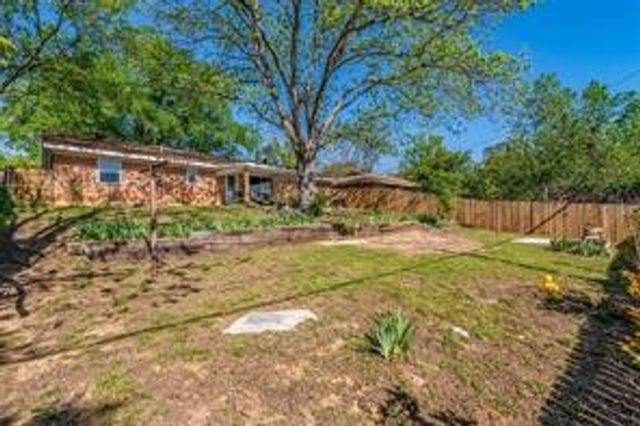 204 Ross Avenue, Denison, TX 75020