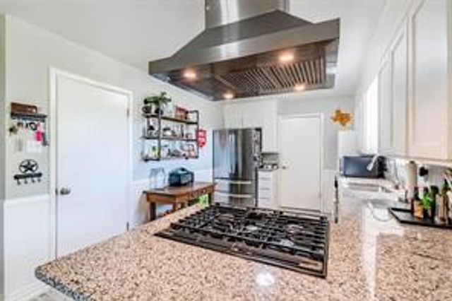 204 Ross Avenue, Denison, TX 75020