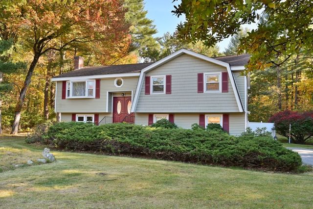 1 Wagon Dr, North Reading, MA 01864