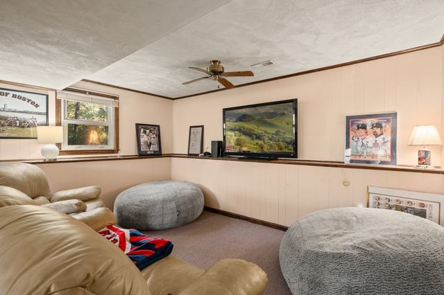 1 Wagon Dr, North Reading, MA 01864