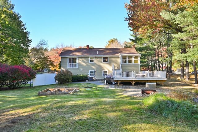 1 Wagon Dr, North Reading, MA 01864
