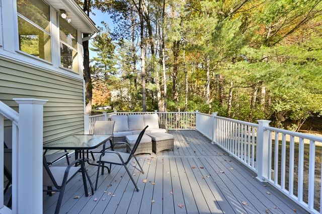 1 Wagon Dr, North Reading, MA 01864