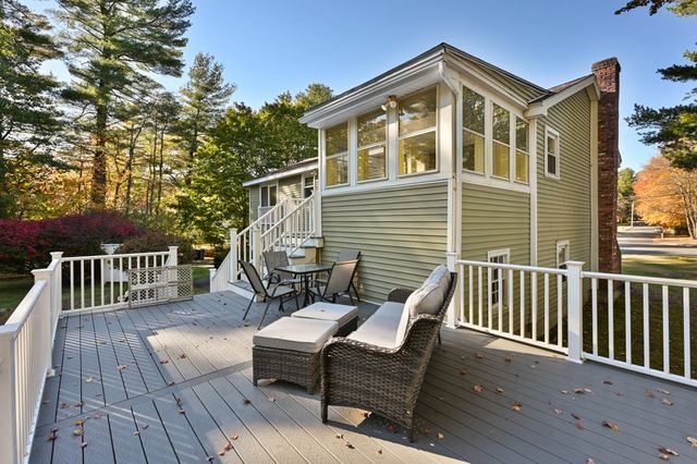 1 Wagon Dr, North Reading, MA 01864