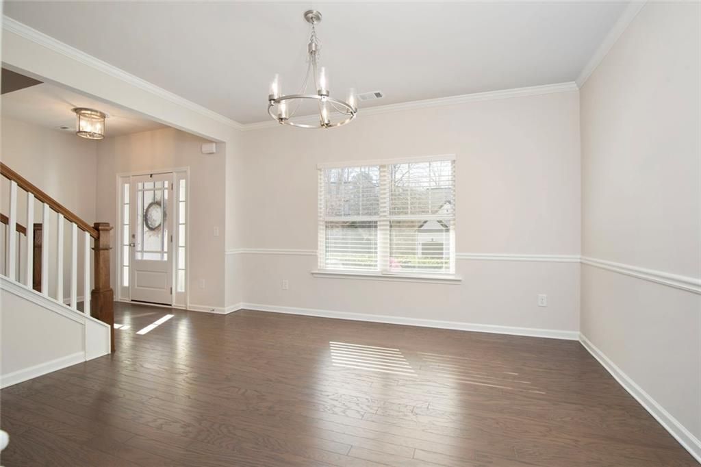 Image 10 of property listing at 6215 Vista Crossing Way, Cumming, GA 30028