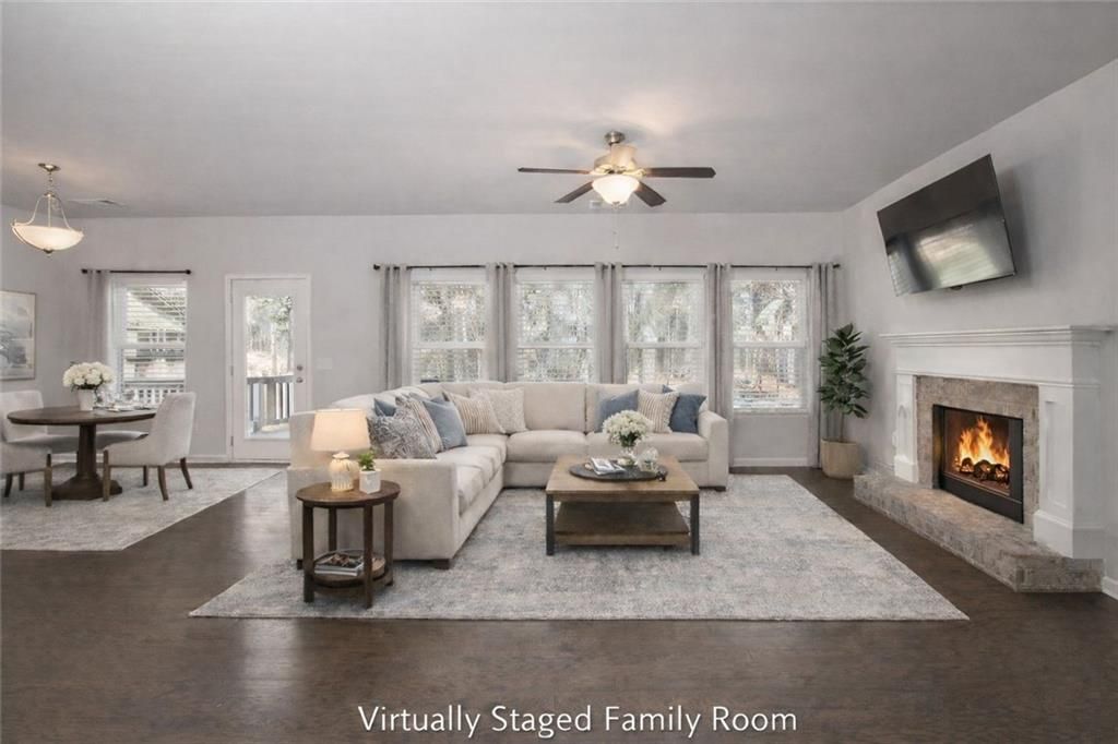 Image 14 of property listing at 6215 Vista Crossing Way, Cumming, GA 30028