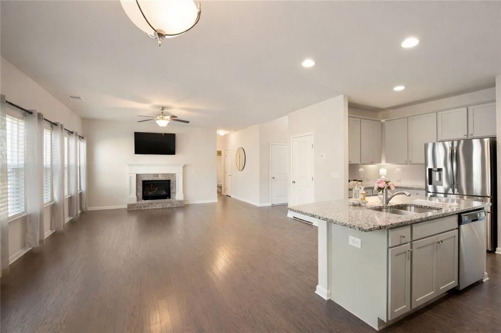 Image 29 of property listing at 6215 Vista Crossing Way, Cumming, GA 30028