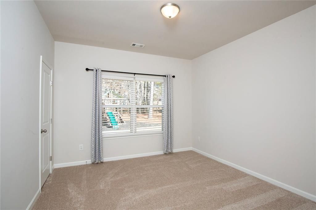 Image 31 of property listing at 6215 Vista Crossing Way, Cumming, GA 30028