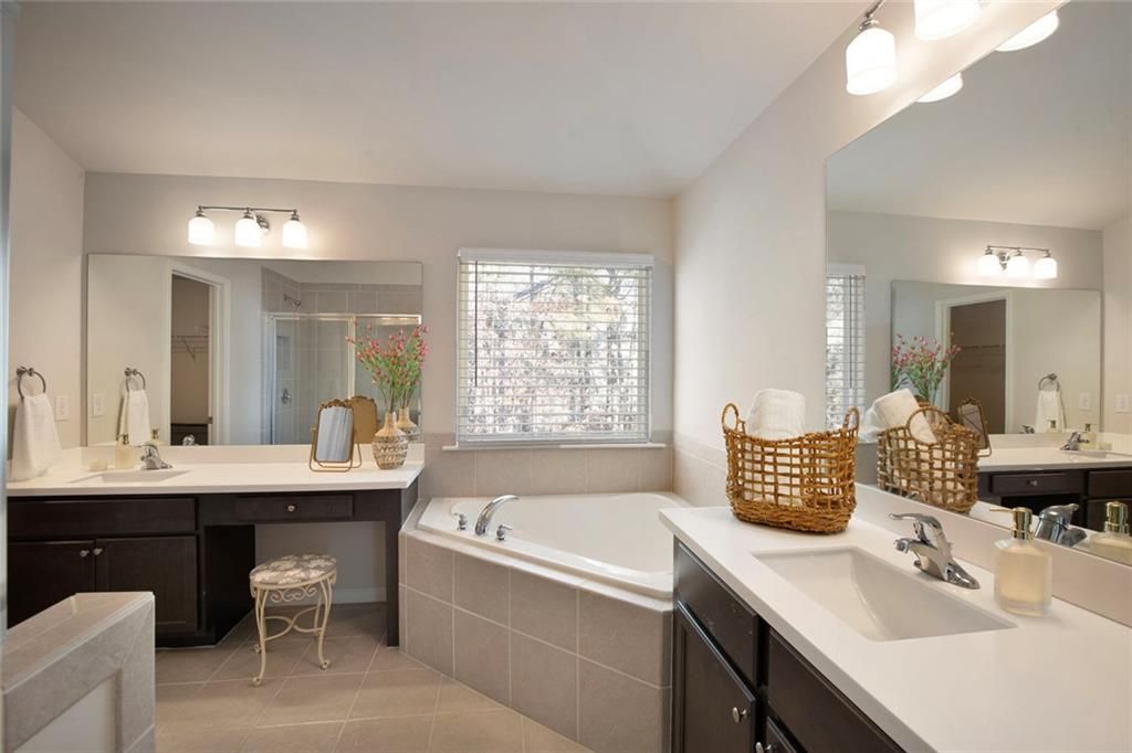 Image 40 of property listing at 6215 Vista Crossing Way, Cumming, GA 30028