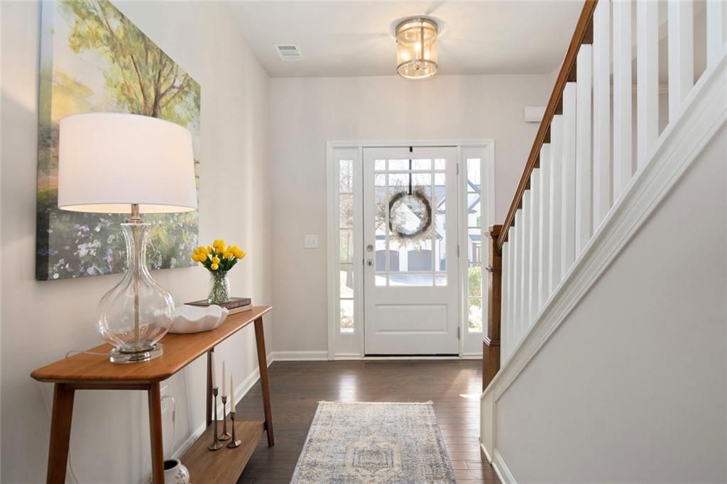 Image 7 of property listing at 6215 Vista Crossing Way, Cumming, GA 30028