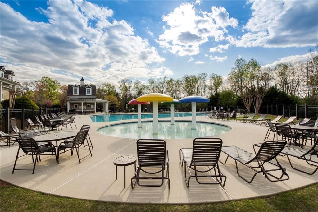 Image 75 of property listing at 6215 Vista Crossing Way, Cumming, GA 30028