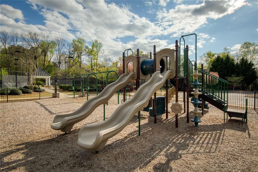 Image 82 of property listing at 6215 Vista Crossing Way, Cumming, GA 30028