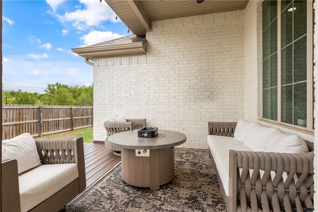374 Drywood Creek Drive, Fayetteville, AR 72704