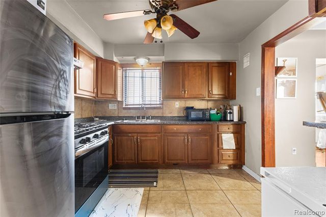 10522 Somerset Avenue, Detroit, MI 48224