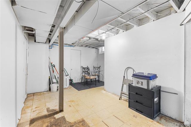 10522 Somerset Avenue, Detroit, MI 48224