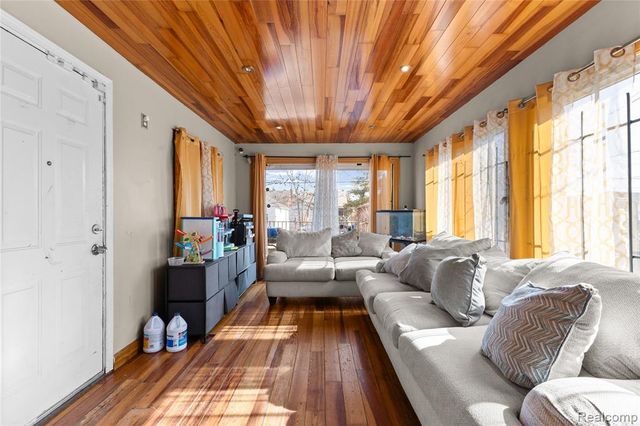 10522 Somerset Avenue, Detroit, MI 48224