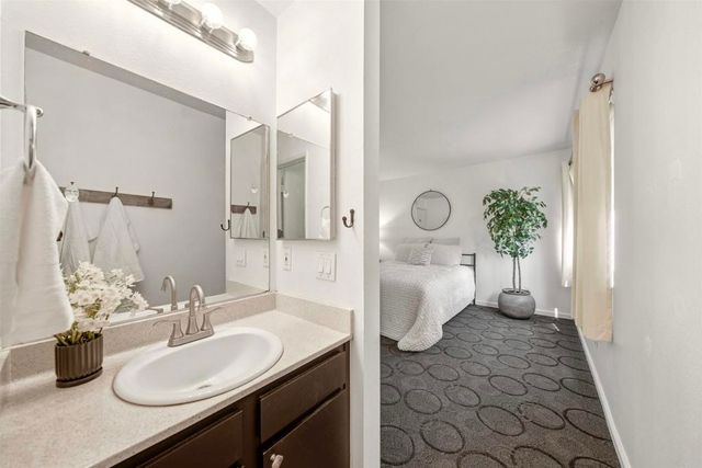 475 N Midway Drive 117, Escondido, CA 92027