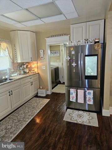 1 N STATE ST, Vineland, NJ 08360