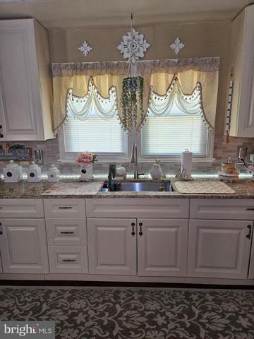 1 N STATE ST, Vineland, NJ 08360